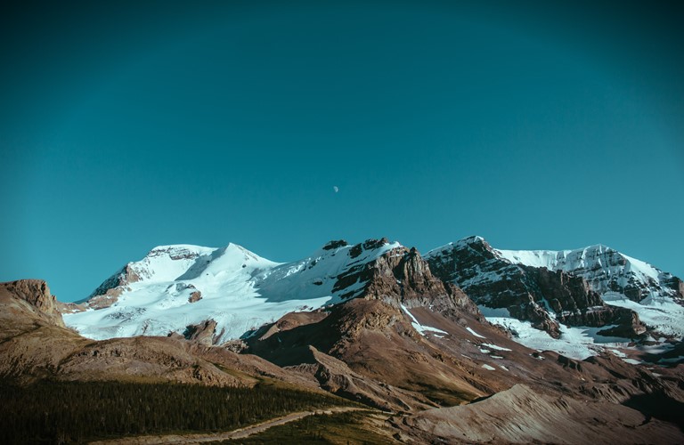 image with a black vignette